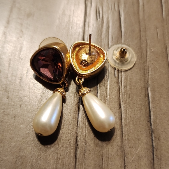 Swarovski purple crystal with faux drop earrings - Picture 1 of 3